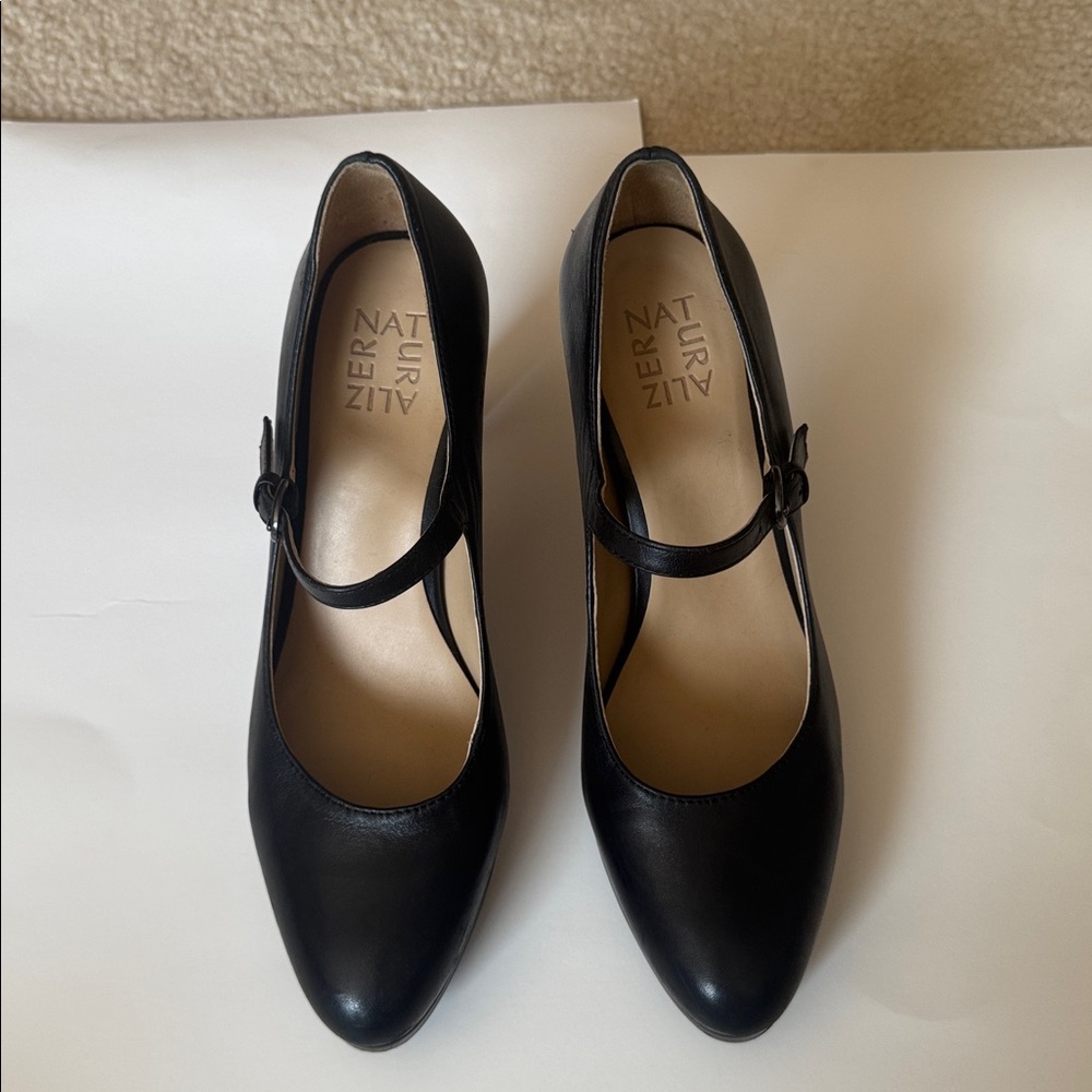 Naturalizer Womens Talissa Leather Mary Jane Heels
Worn once
